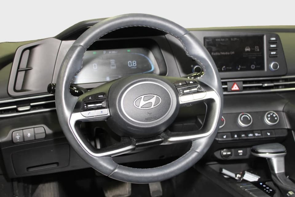 Hyundai Elantra 2024 — photo 12