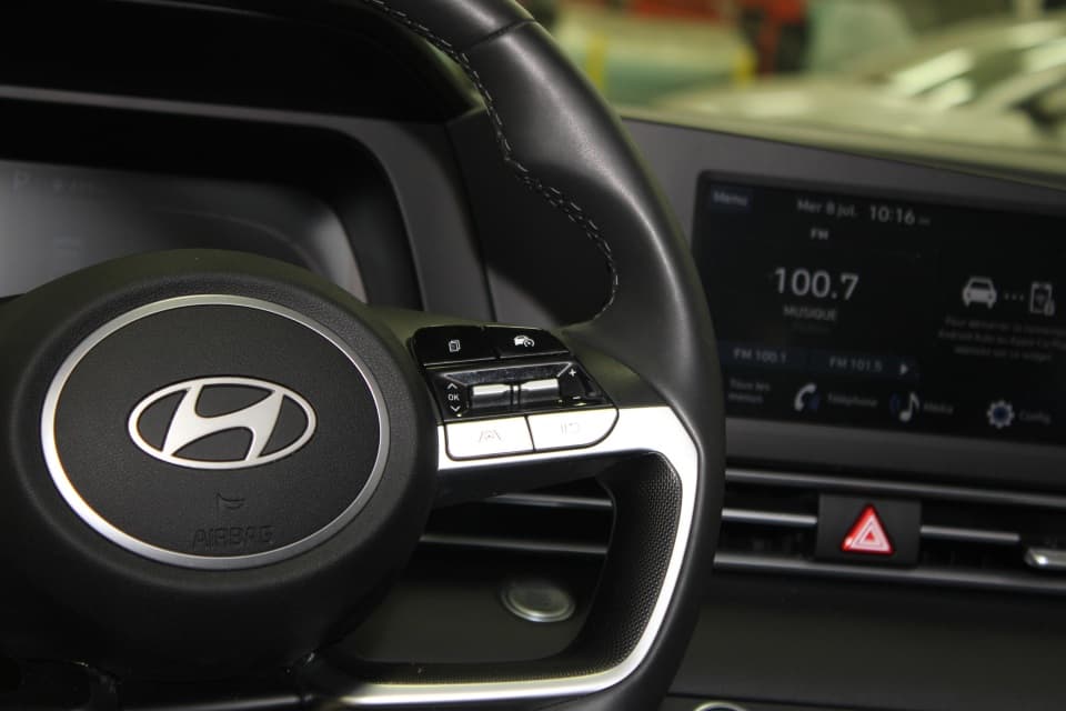 Hyundai Elantra 2025 — photo 13