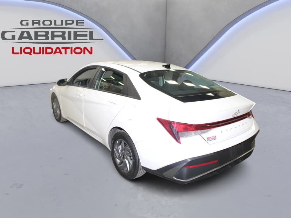 Hyundai Elantra 2025 — photo 3