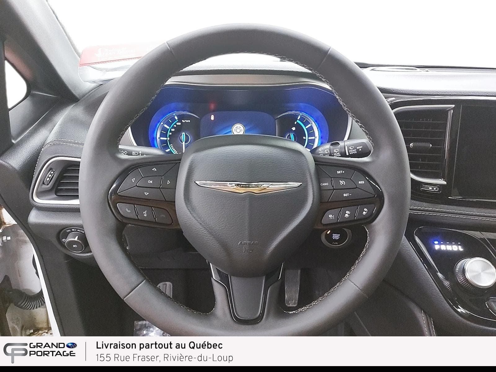 Chrysler Pacifica Hybrid 2023 — photo 13