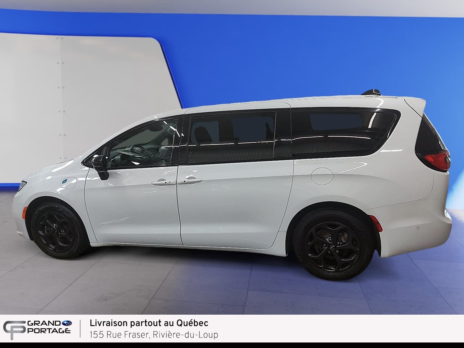 Chrysler Pacifica Hybrid 2023 — photo 6