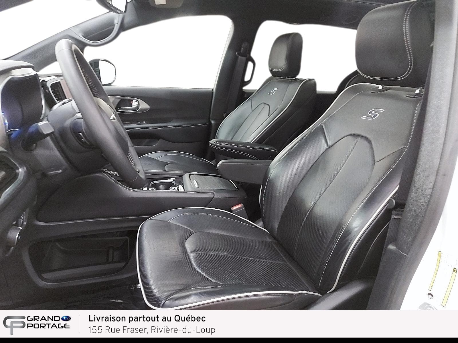 Chrysler Pacifica Hybrid 2023 — photo 10