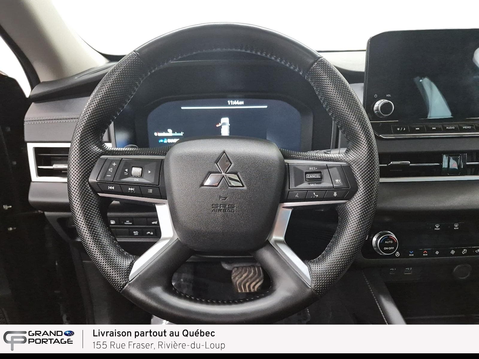 Mitsubishi Outlander PHEV 2023 — photo 13