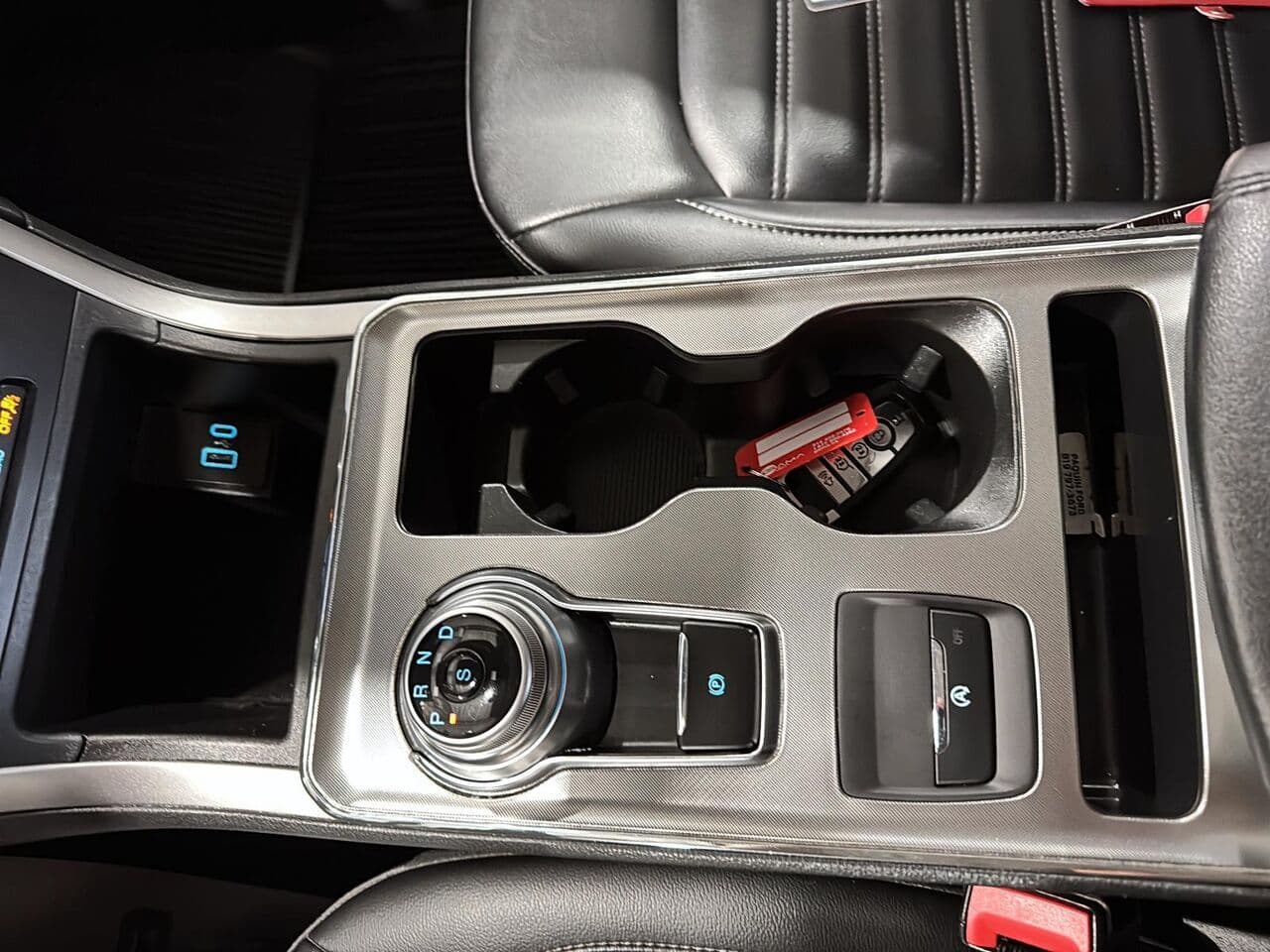 Ford Edge 2022 — photo 16
