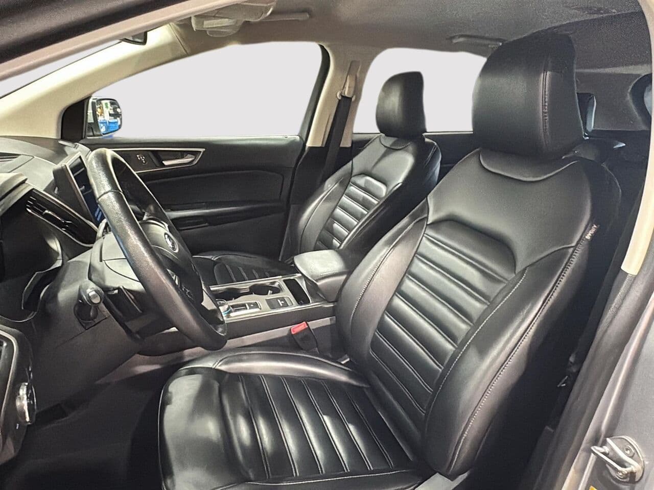 Ford Edge 2022 — photo 8