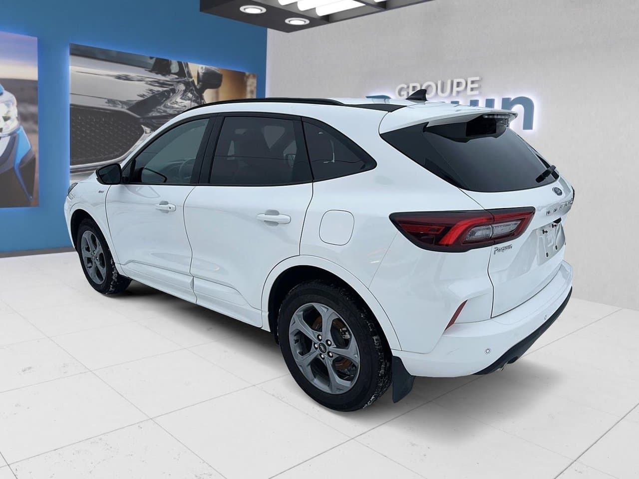 Ford Escape 2023 — photo 4