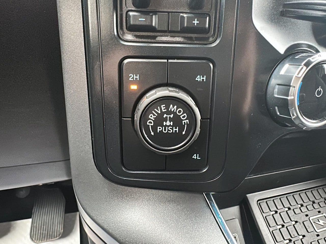 Ford F-150 2025 — photo 14