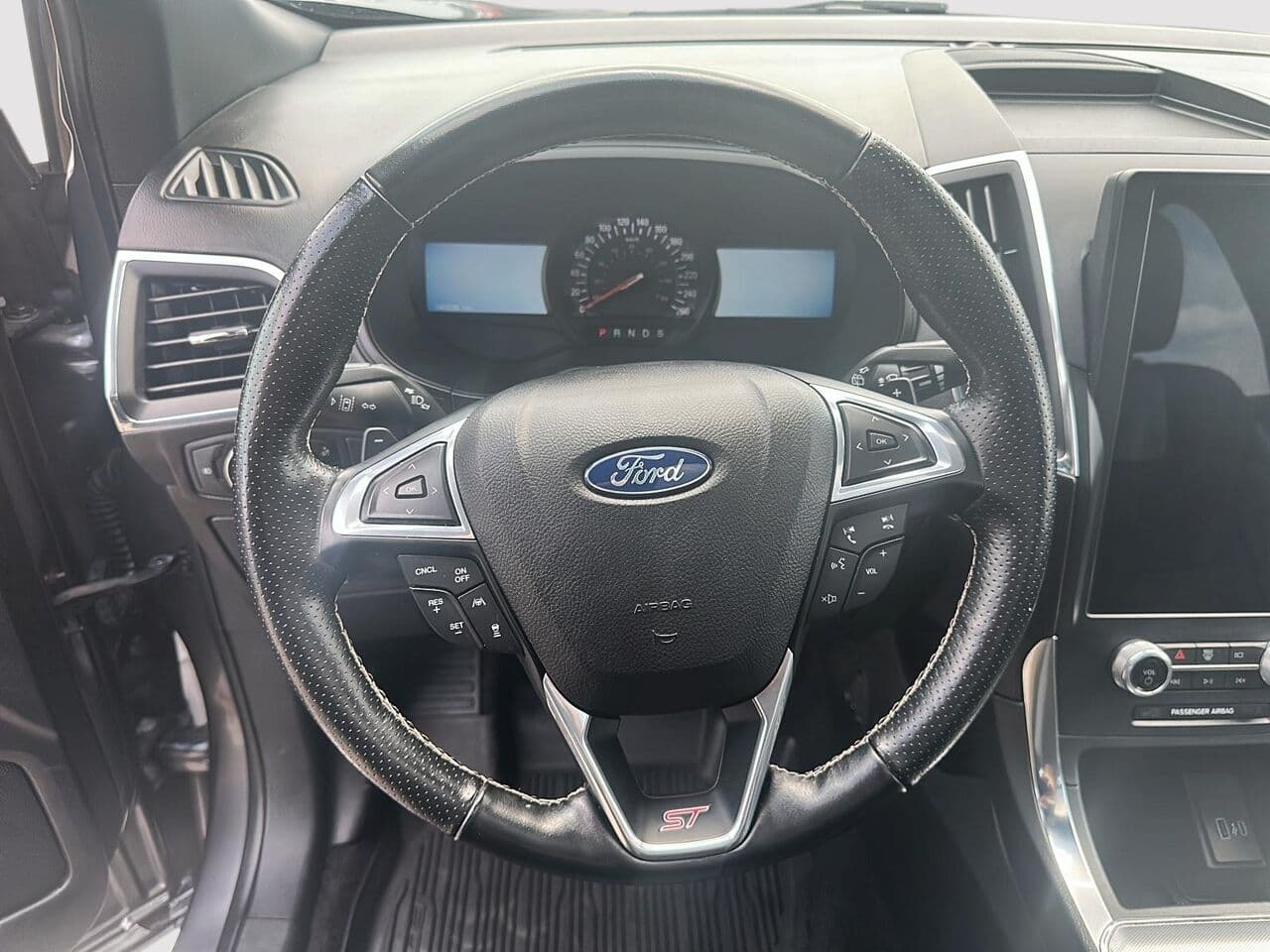Ford Edge 2022 — photo 10