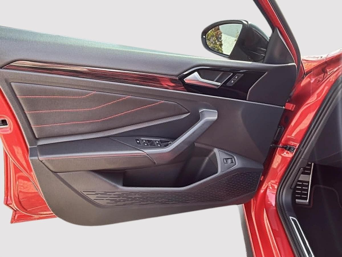 Volkswagen Jetta GLI 2023 — photo 12