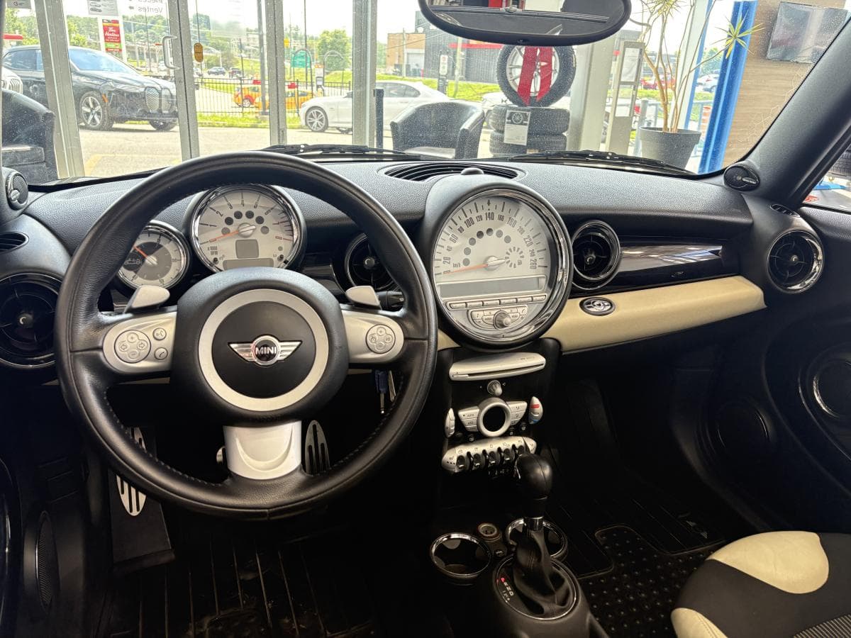 MINI Convertible 2010 — photo 10