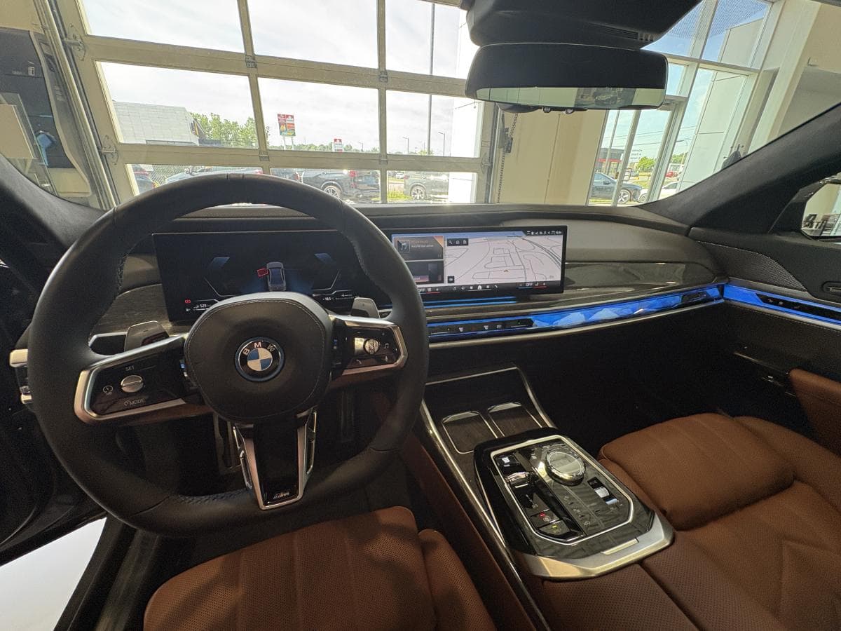 BMW 7 Series 2024 — photo 15