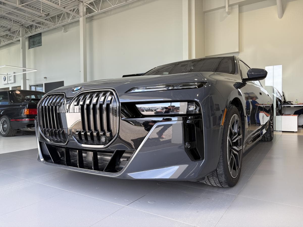 BMW 7 Series 2024 — photo 3