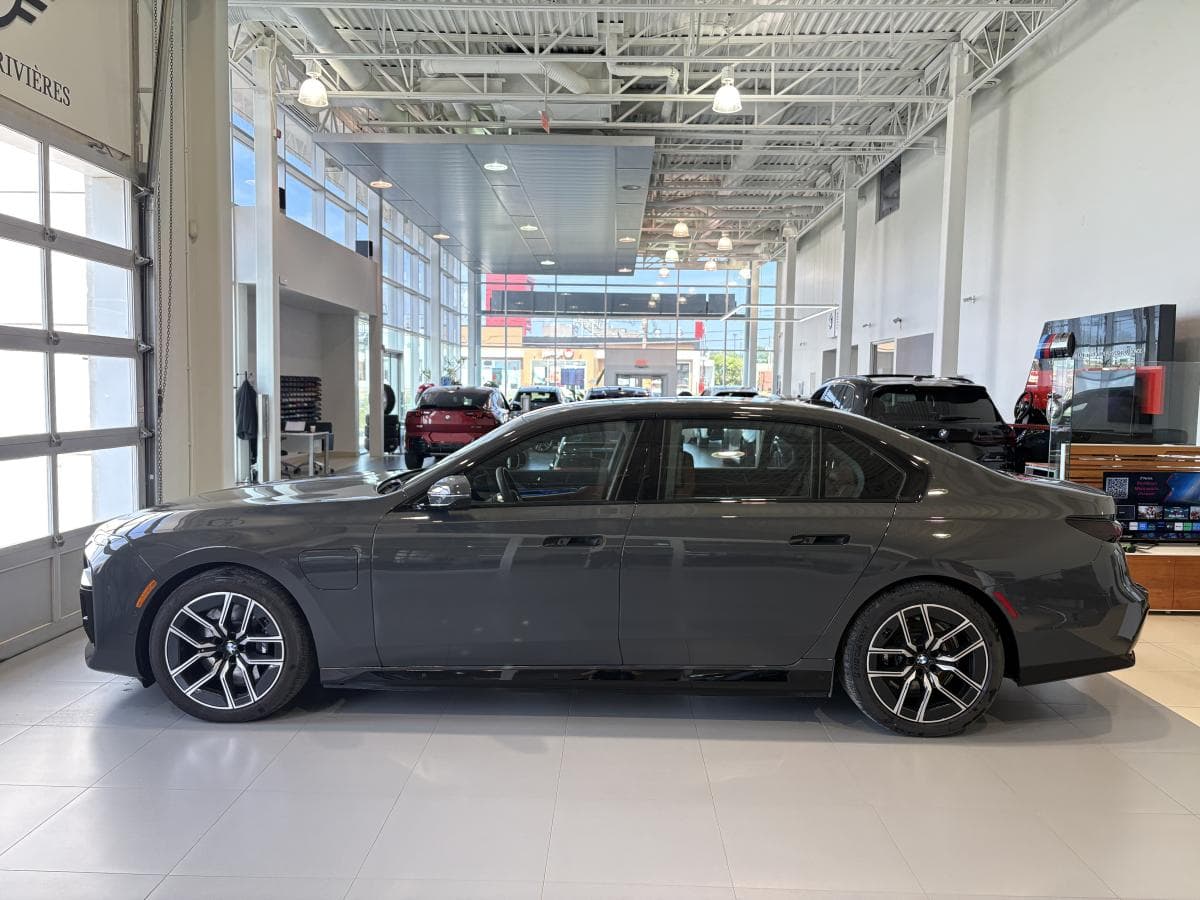 BMW 7 Series 2024 — photo 5