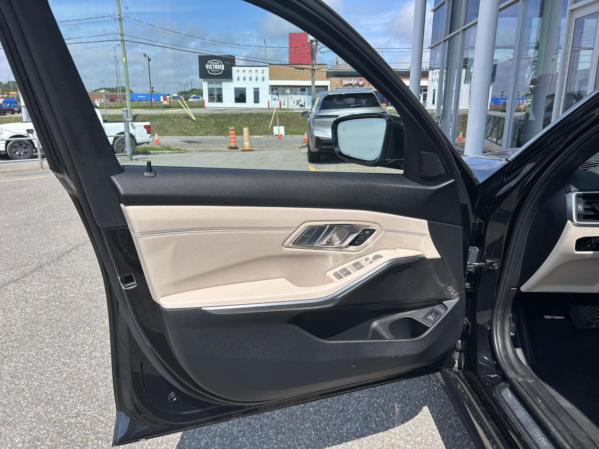 BMW 3 Series 2023 — photo 5