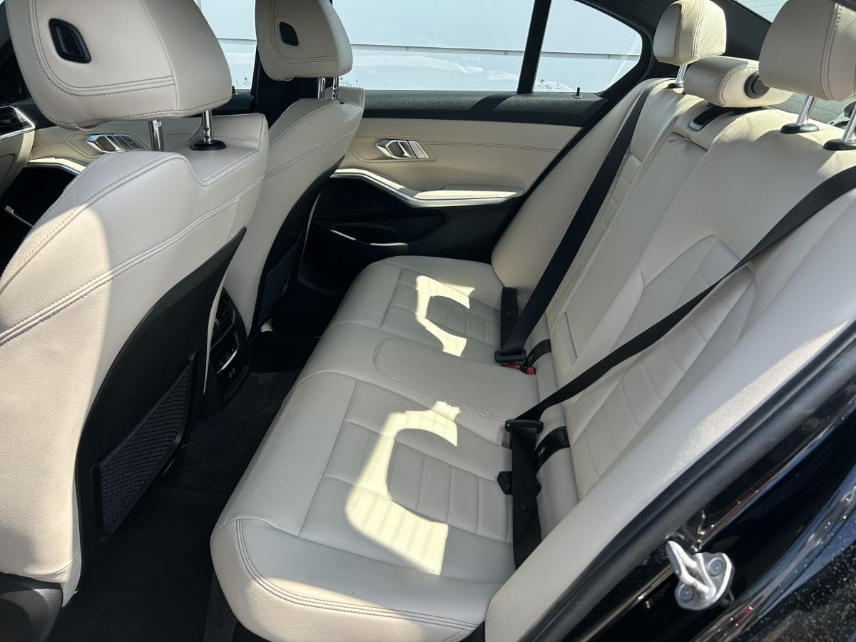 BMW 3 Series 2023 — photo 10
