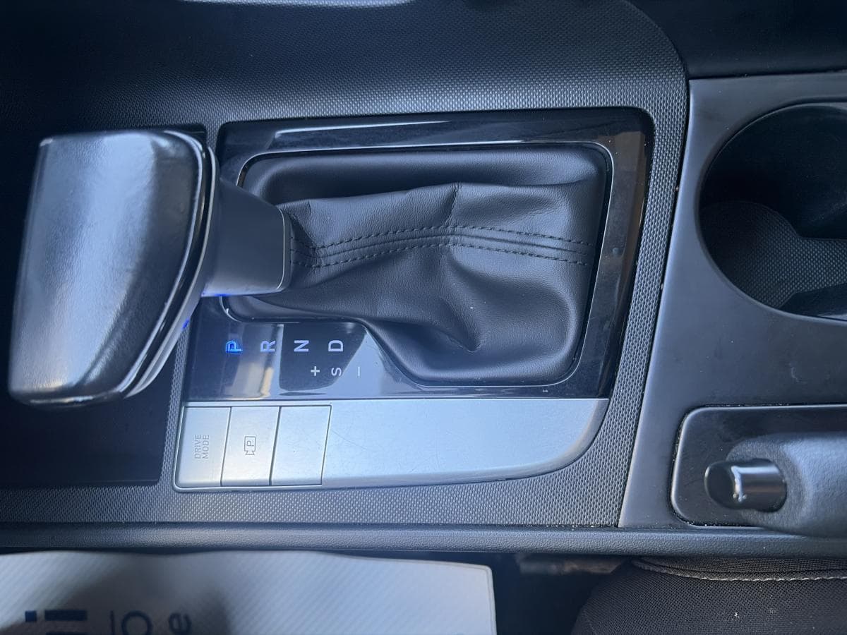Hyundai Elantra 2022 — photo 16