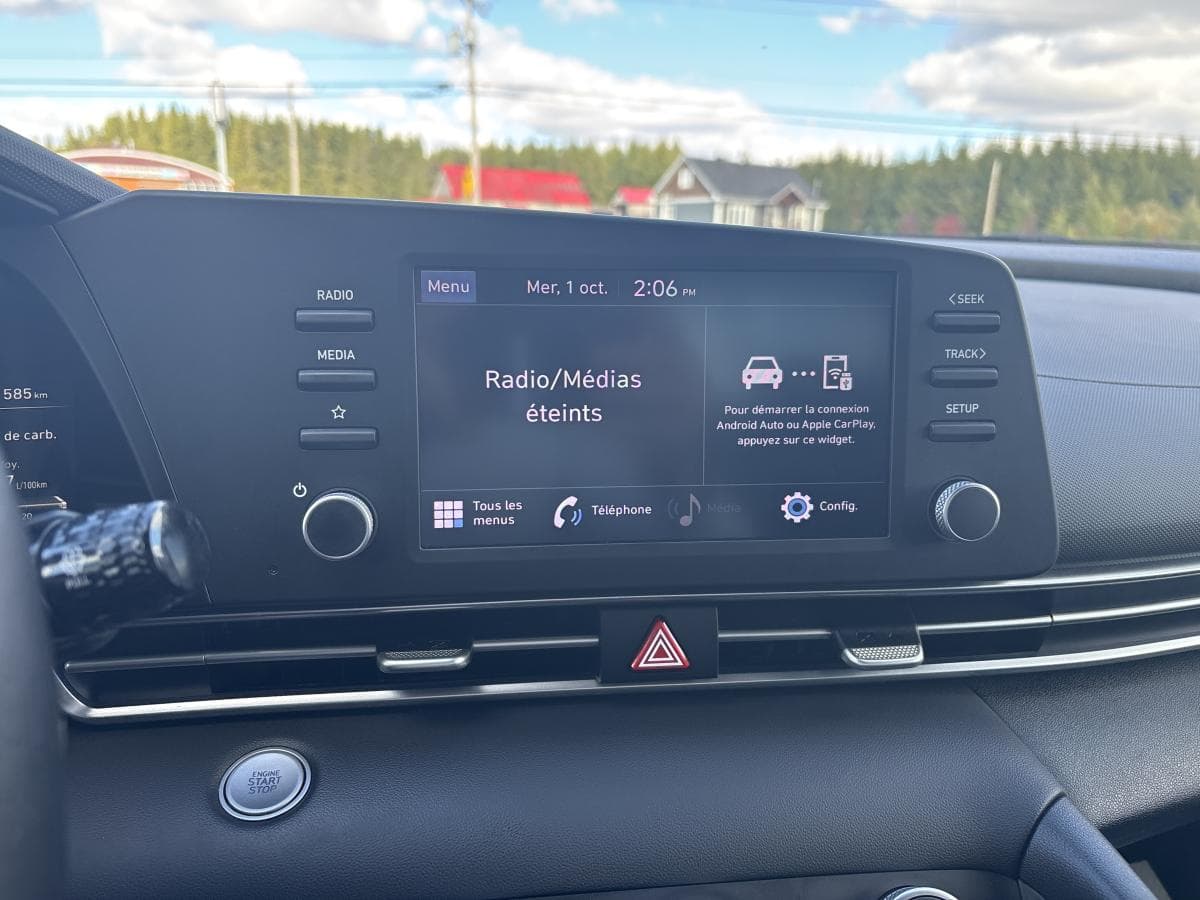 Hyundai Elantra 2022 — photo 15