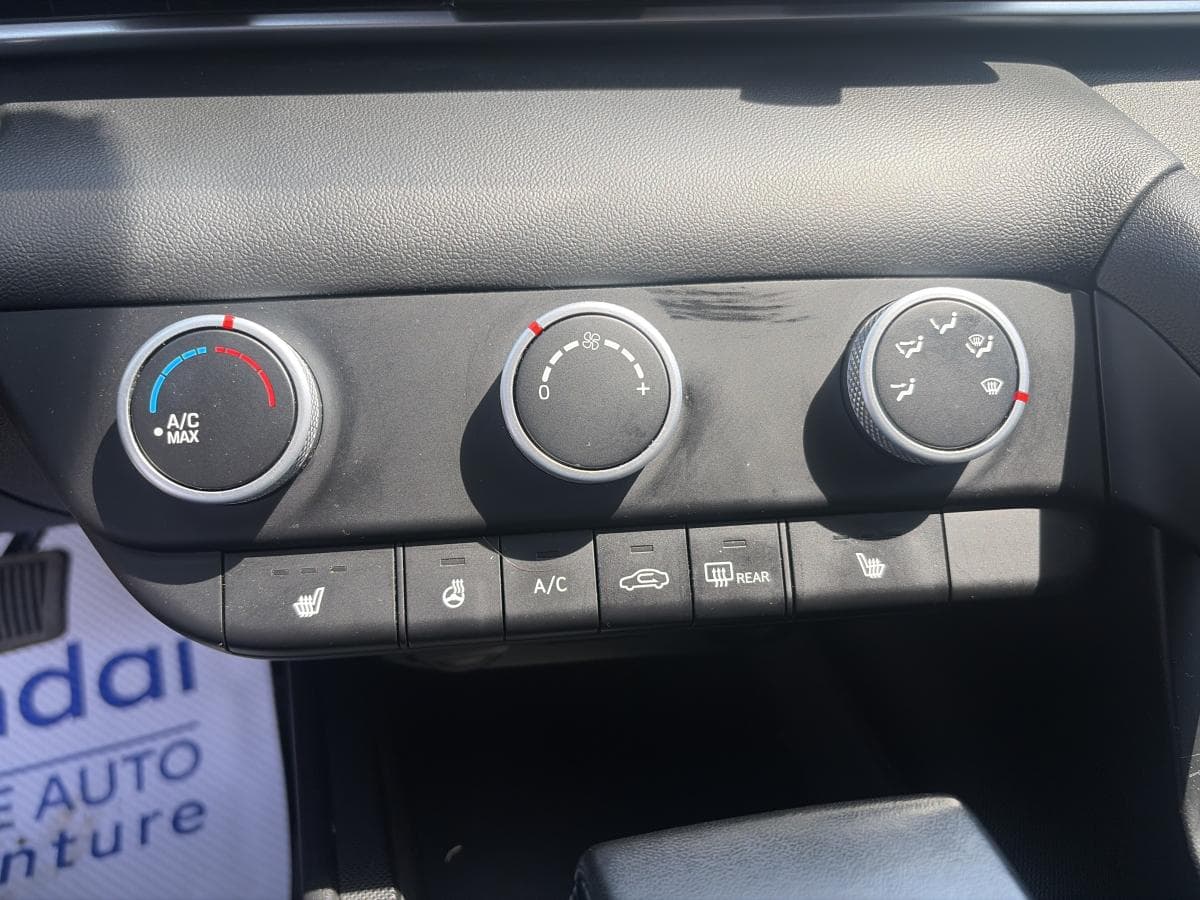 Hyundai Elantra 2023 — photo 14