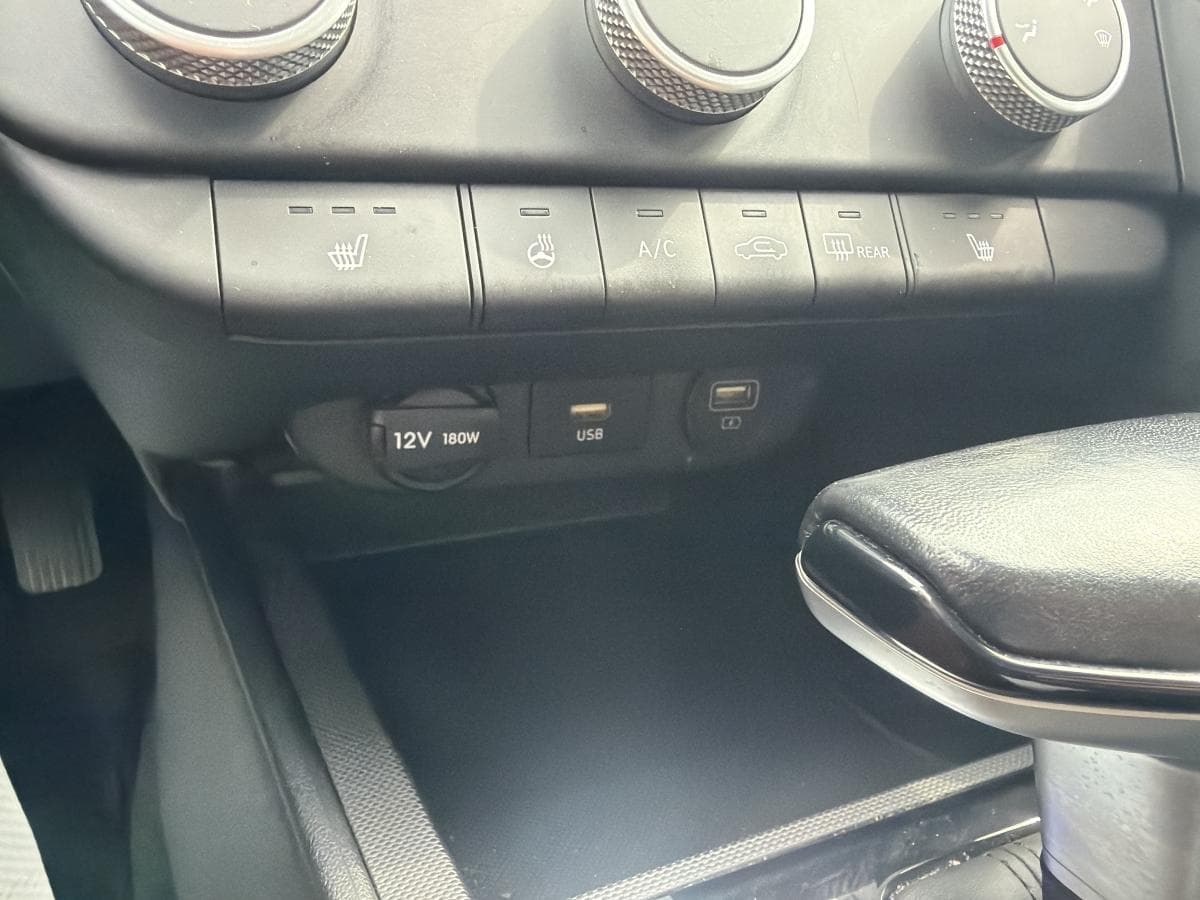 Hyundai Elantra 2022 — photo 15