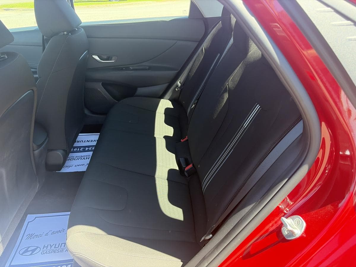 Hyundai Elantra 2022 — photo 17