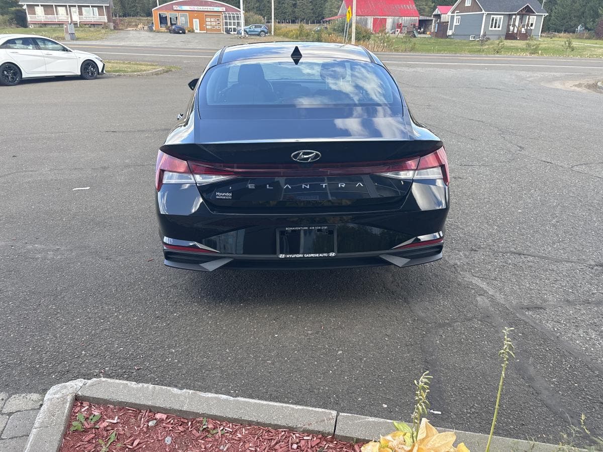 Hyundai Elantra 2022 — photo 4