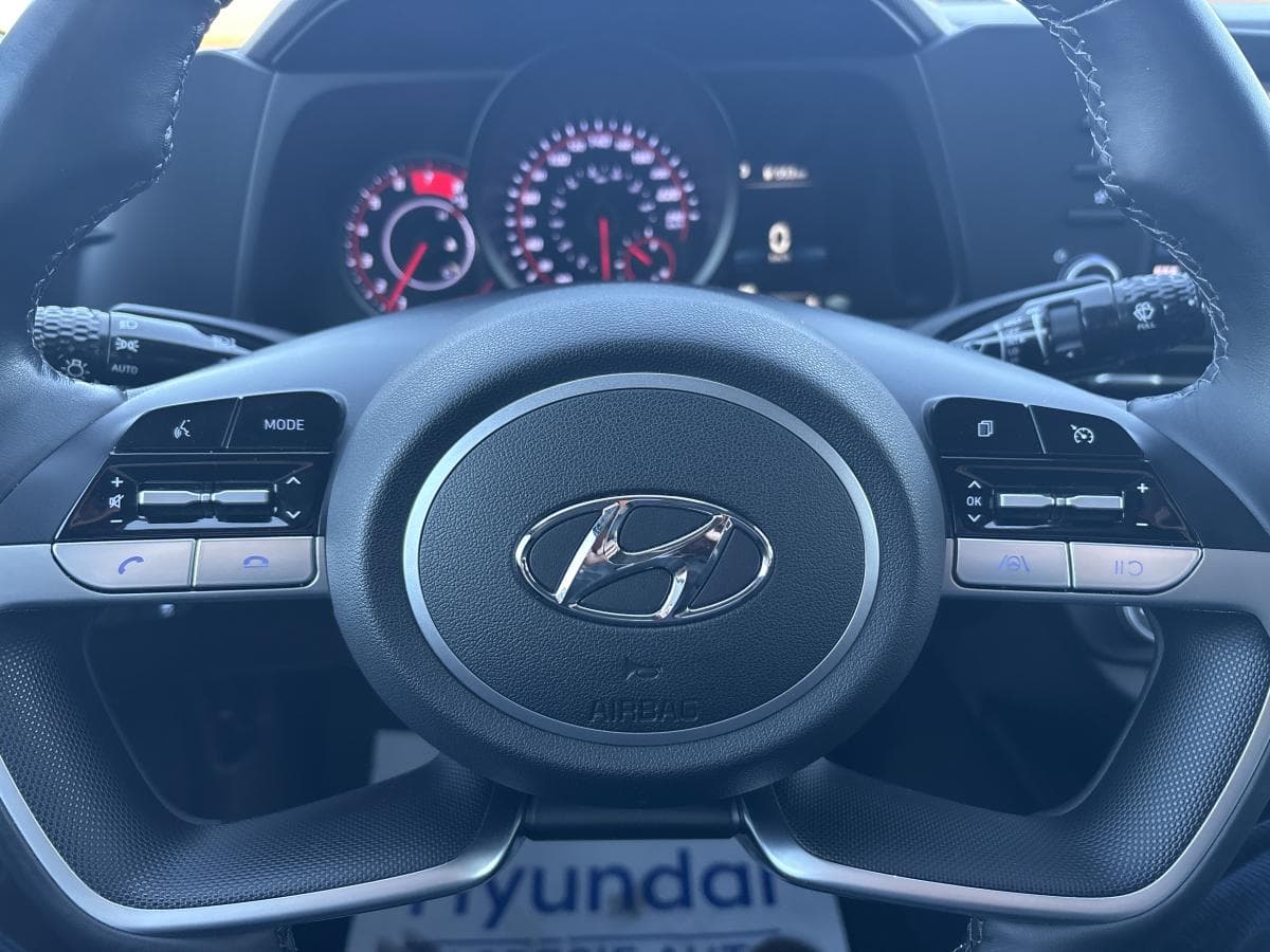 Hyundai Elantra 2022 — photo 12