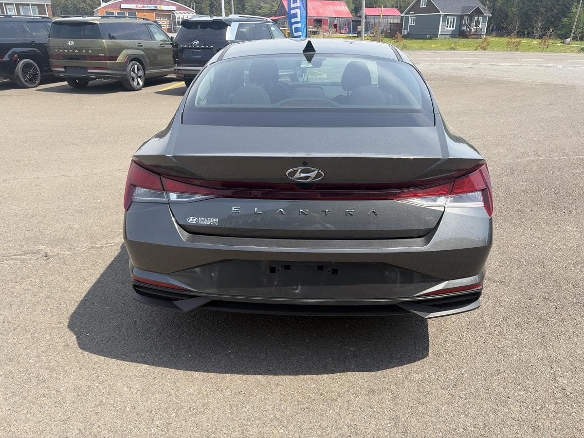 Hyundai Elantra 2023 — photo 4