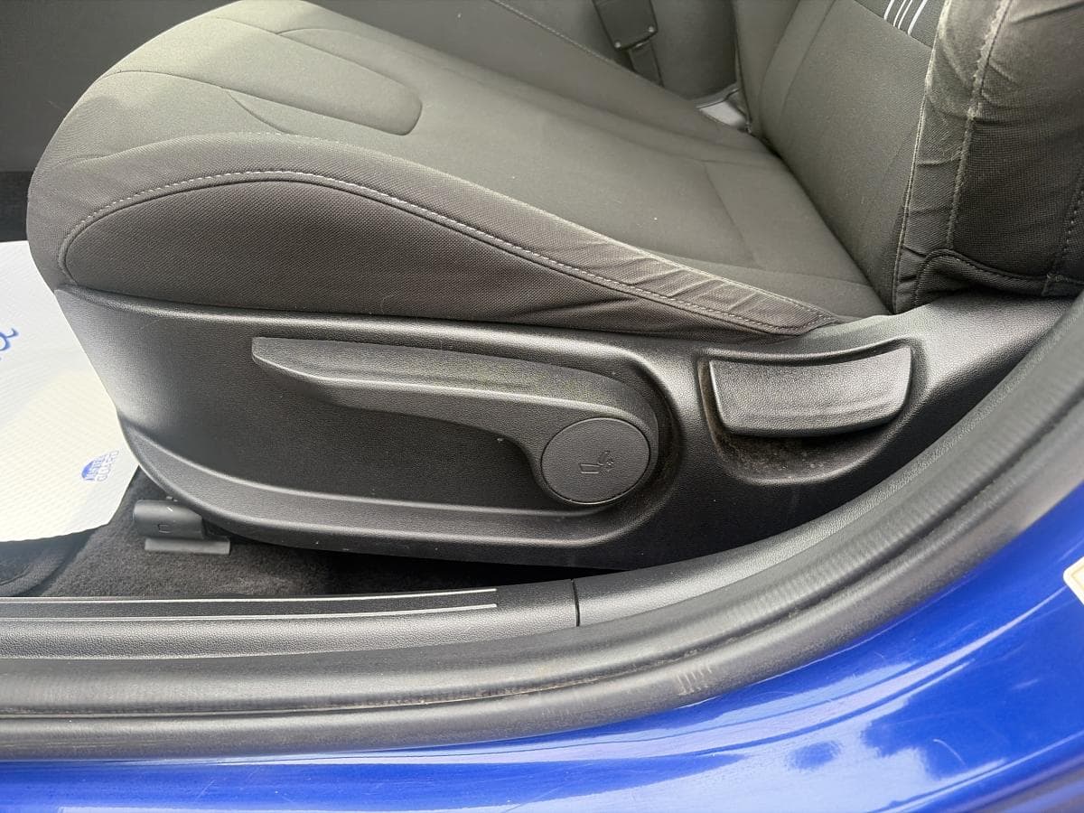 Hyundai Elantra 2022 — photo 7