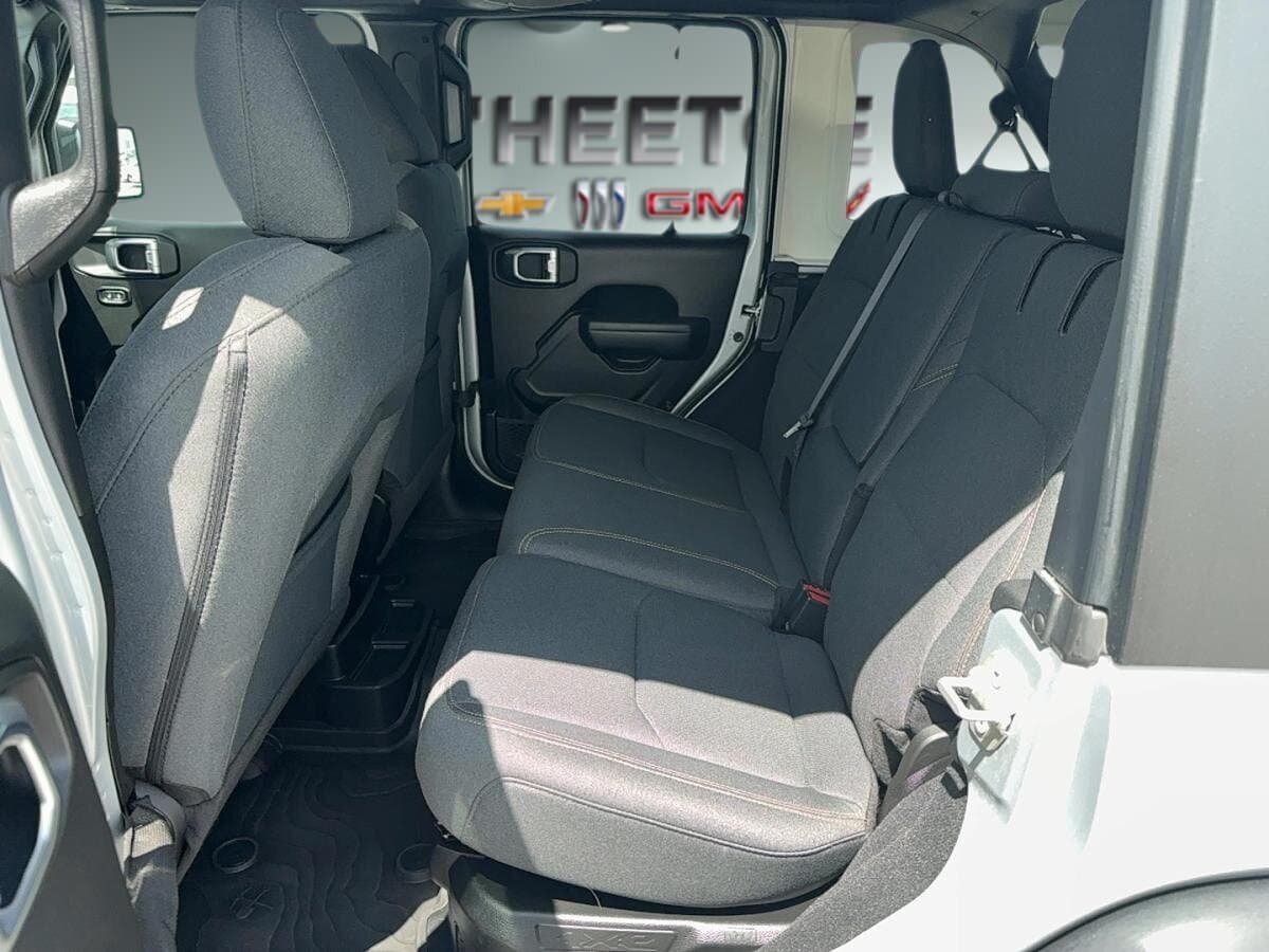 Jeep Wrangler 4xe 2024 — photo 16