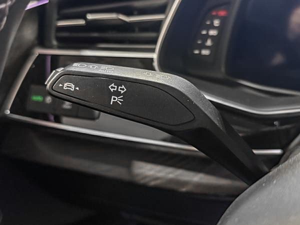 Audi Q8 2023 — photo 18