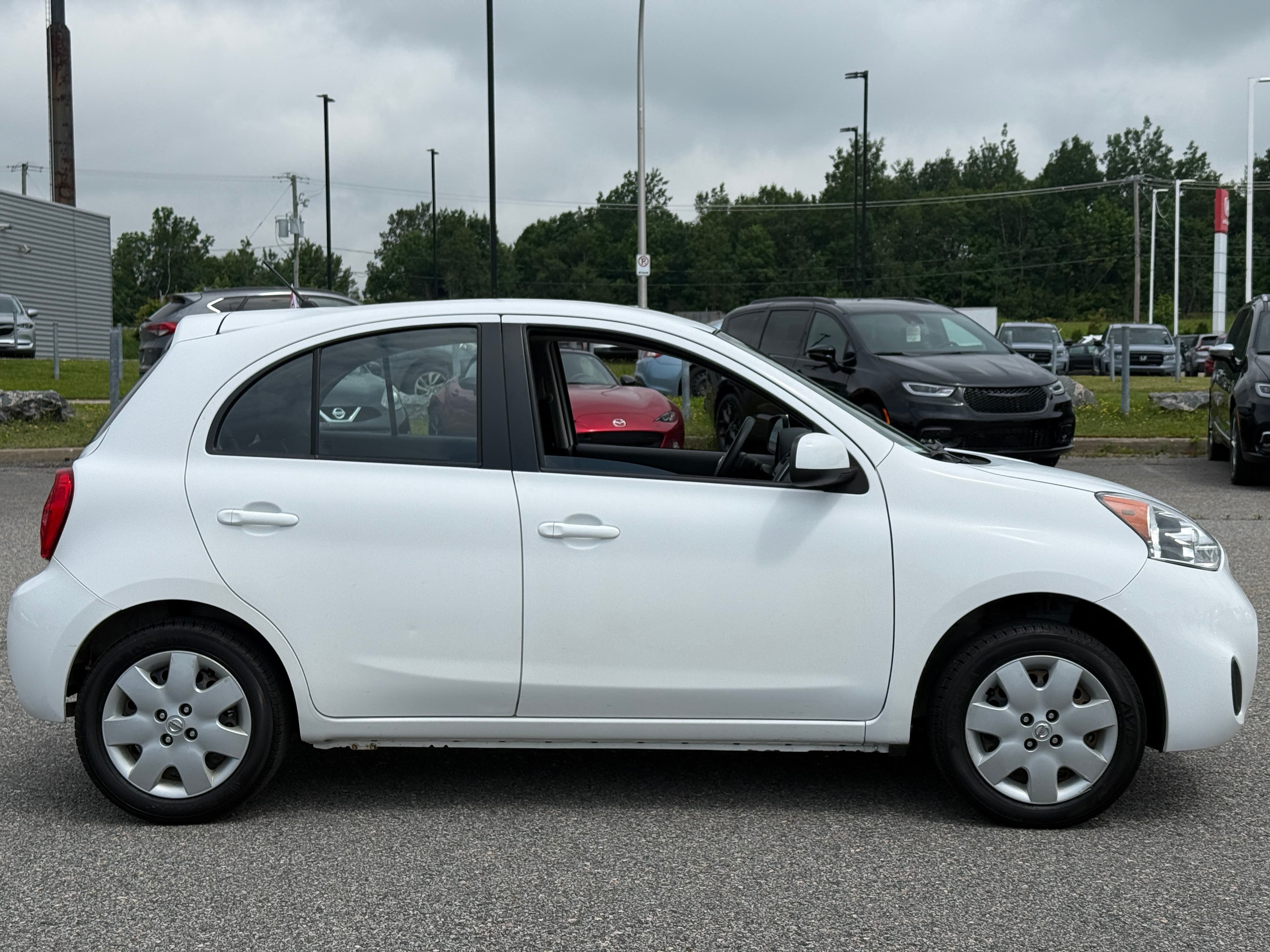 Nissan Micra 2018 — photo 2