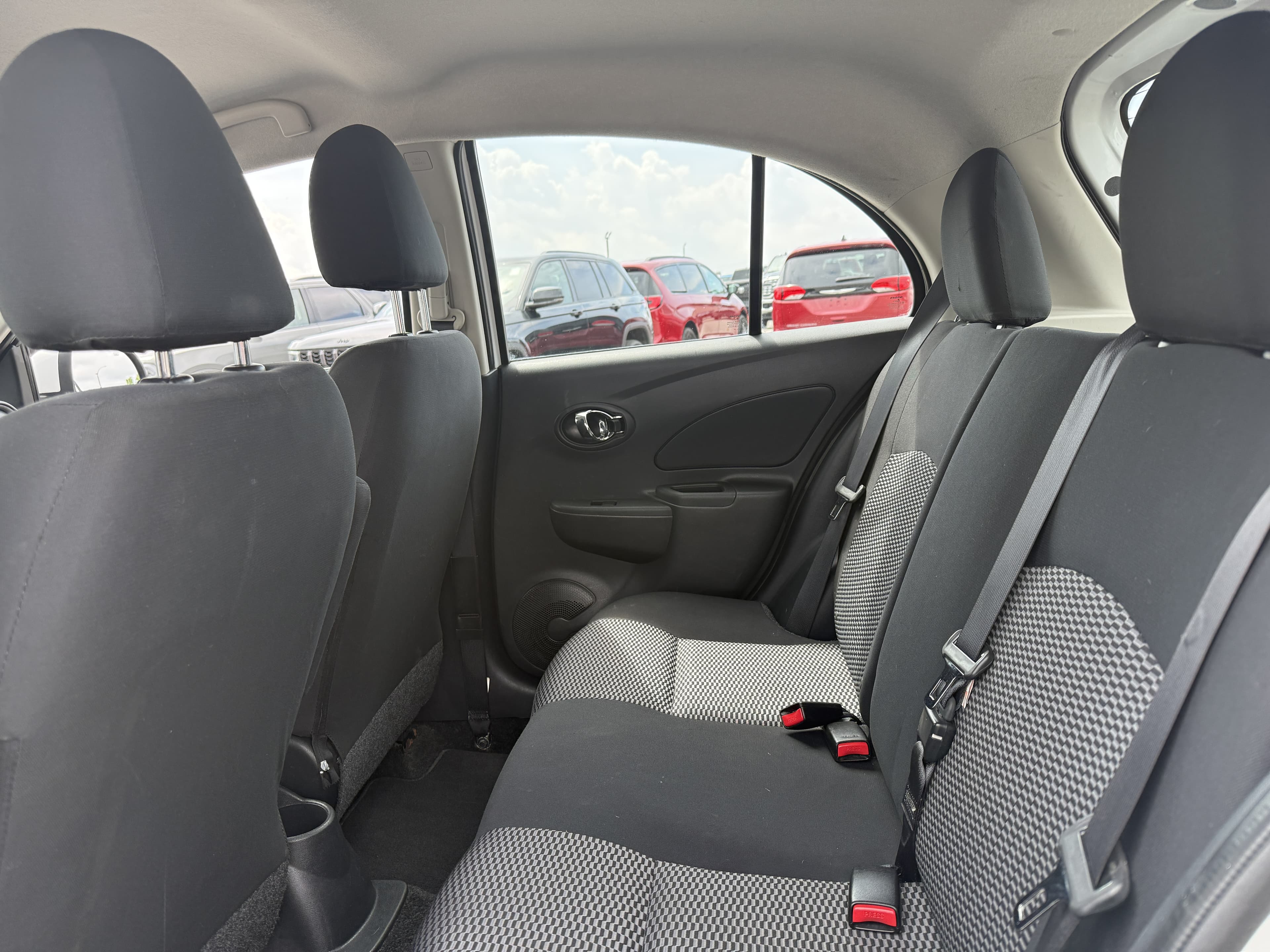 Nissan Micra 2018 — photo 9