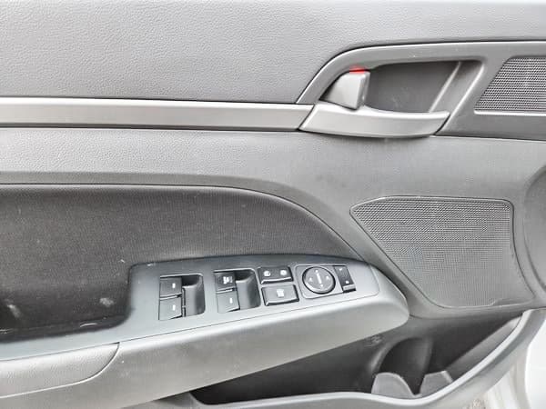 Hyundai Elantra 2017 — photo 11