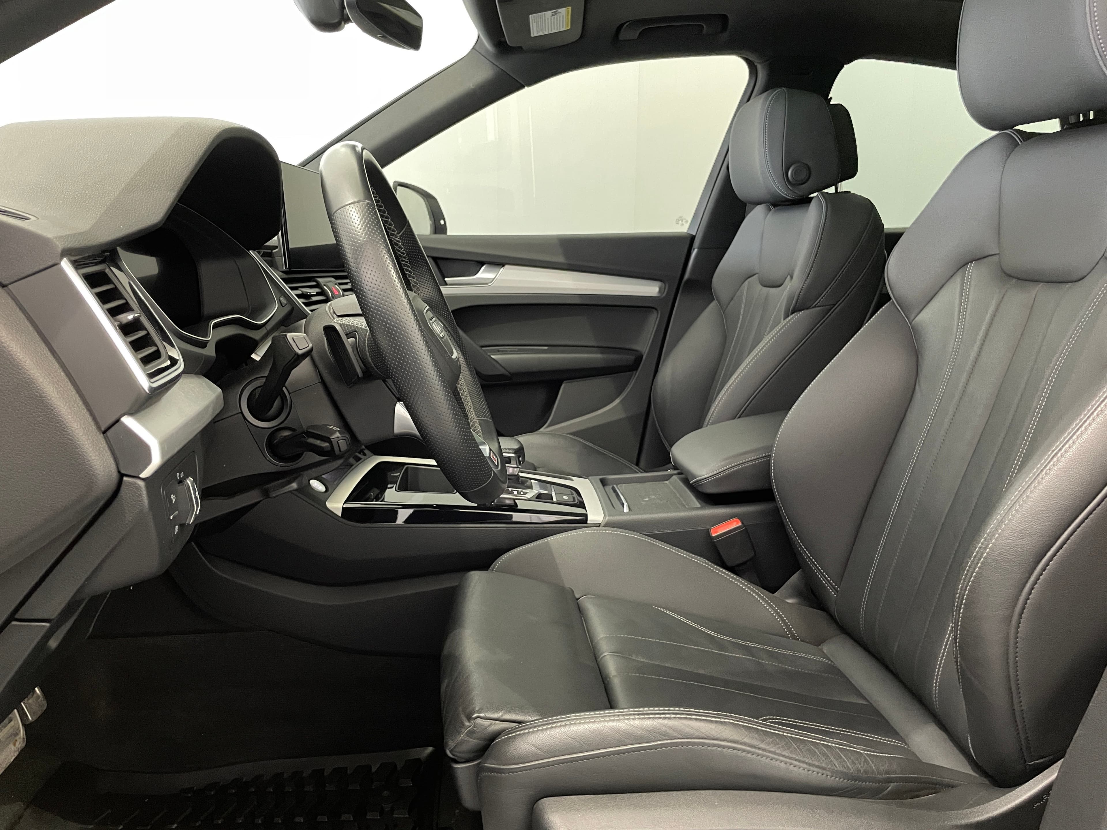 Audi Q5 2021 — photo 11