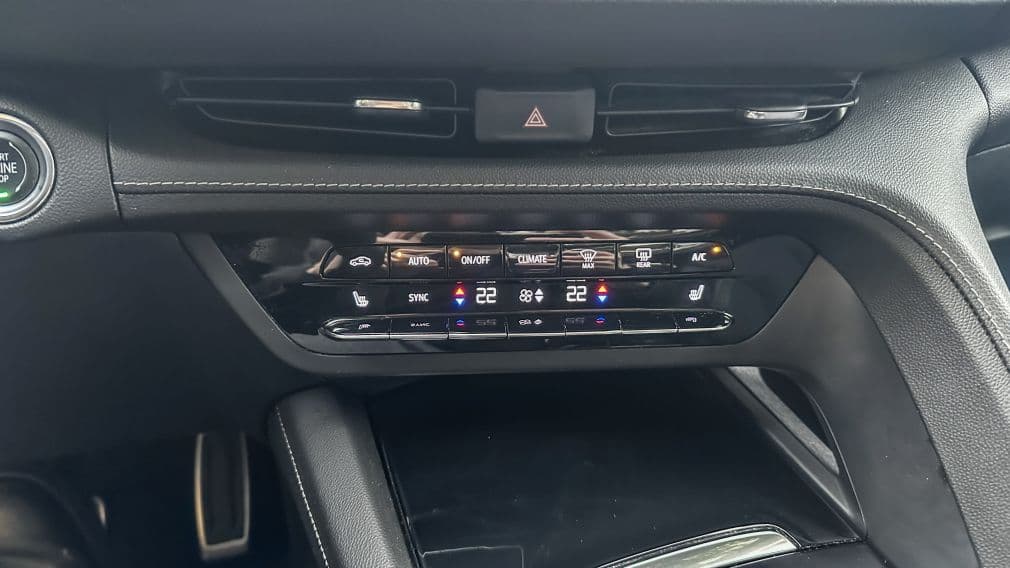 Buick Envision 2022 — photo 16