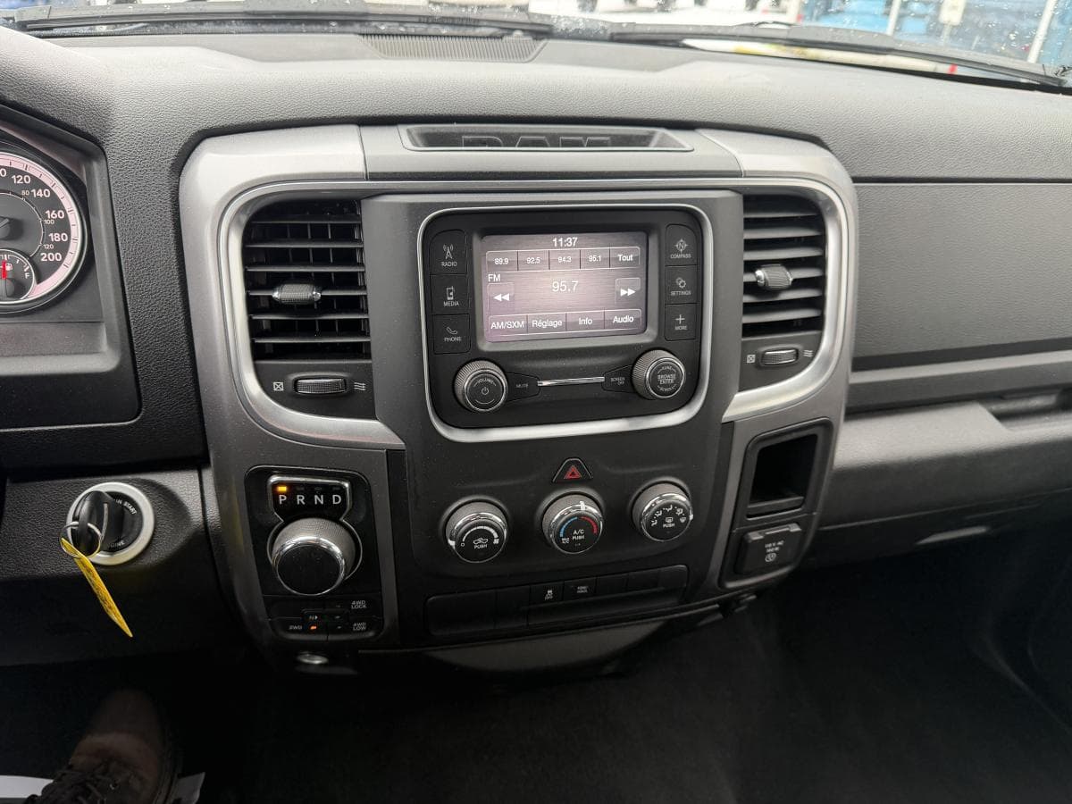 RAM 1500 Classic 2023 — photo 10