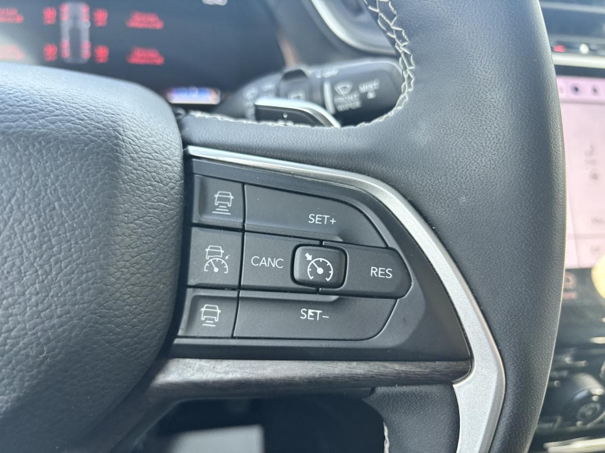 Jeep Grand Cherokee 2023 — photo 15