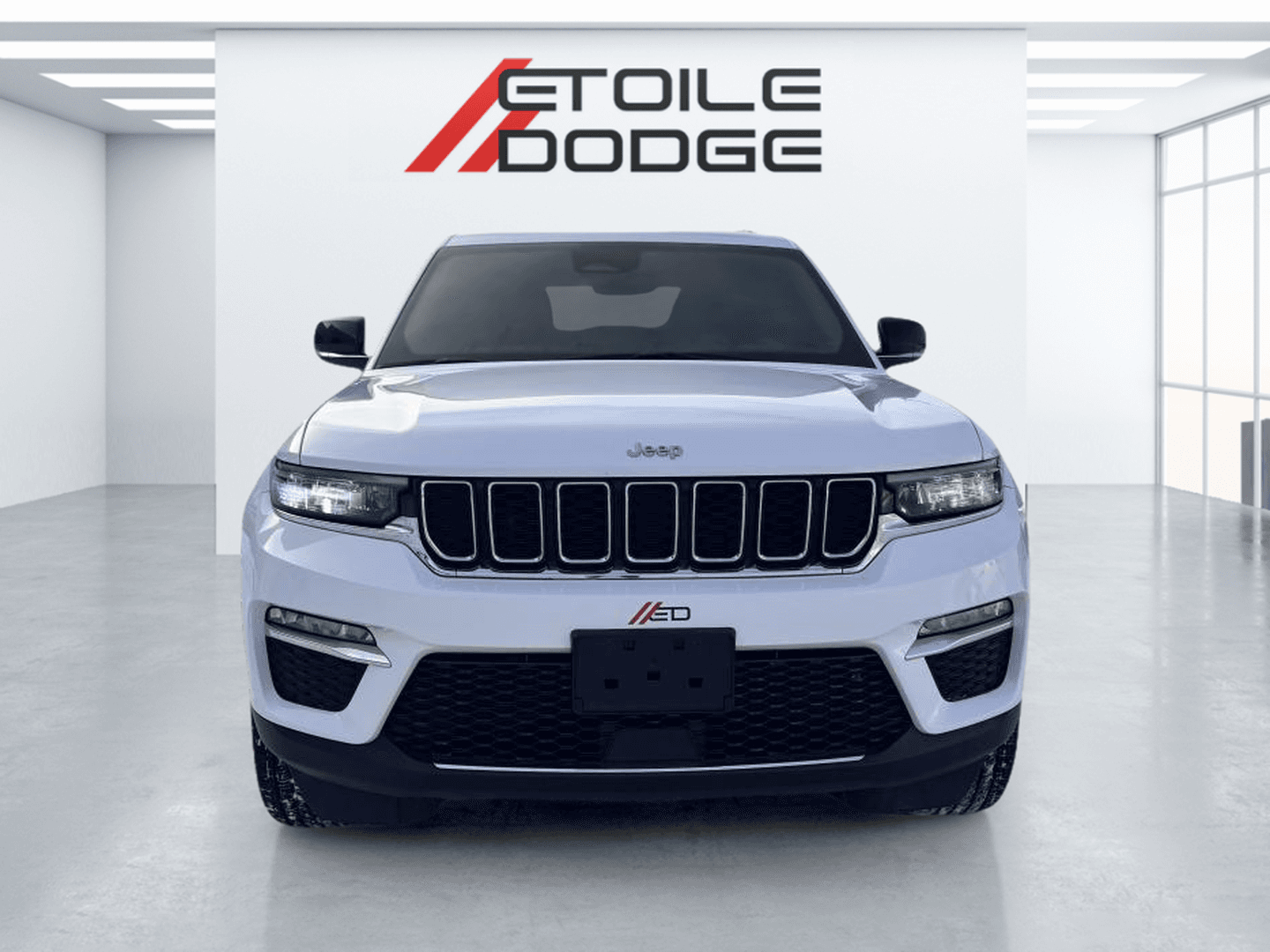 Jeep Grand Cherokee 2023 — photo 3