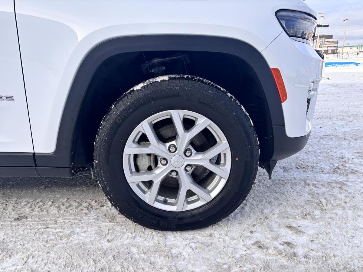 Jeep Grand Cherokee 2023 — photo 7