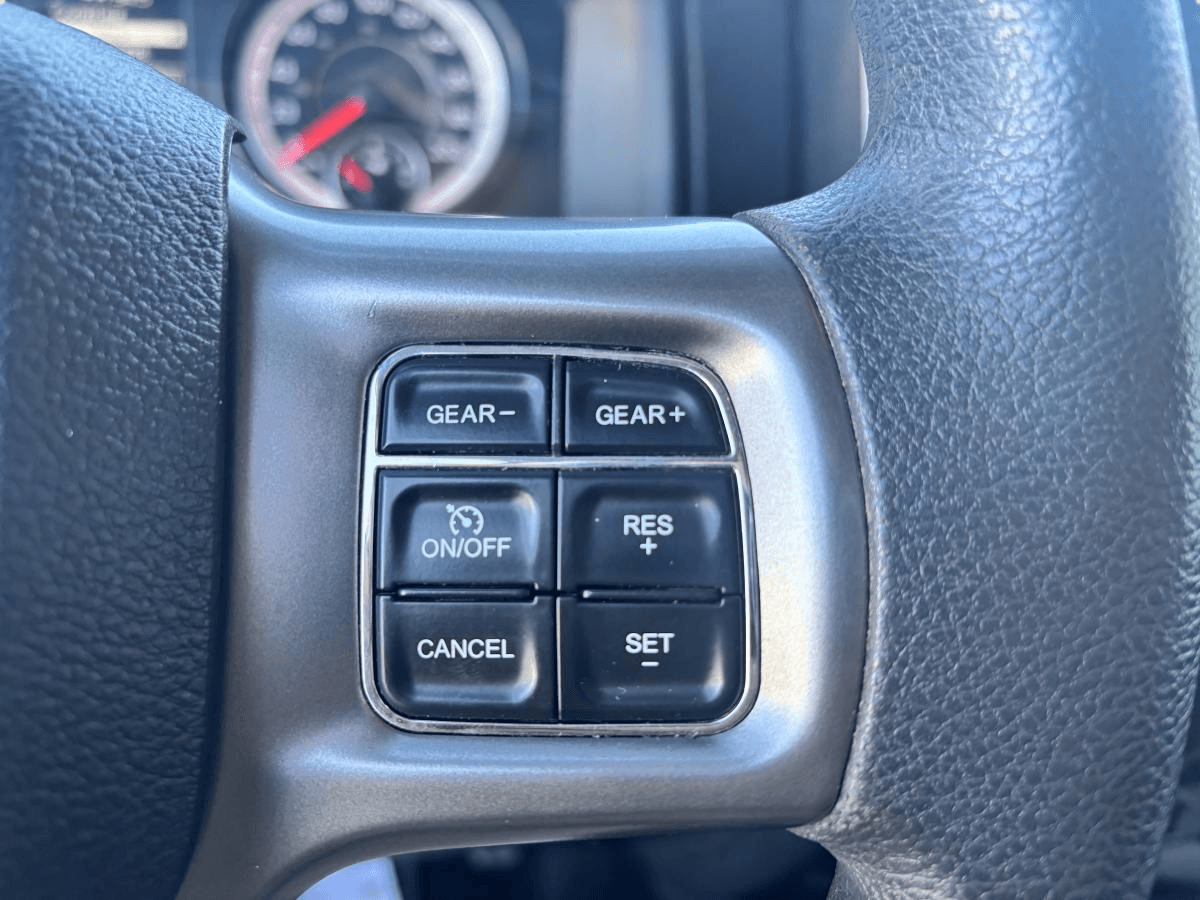 RAM 1500 Classic 2023 — photo 14