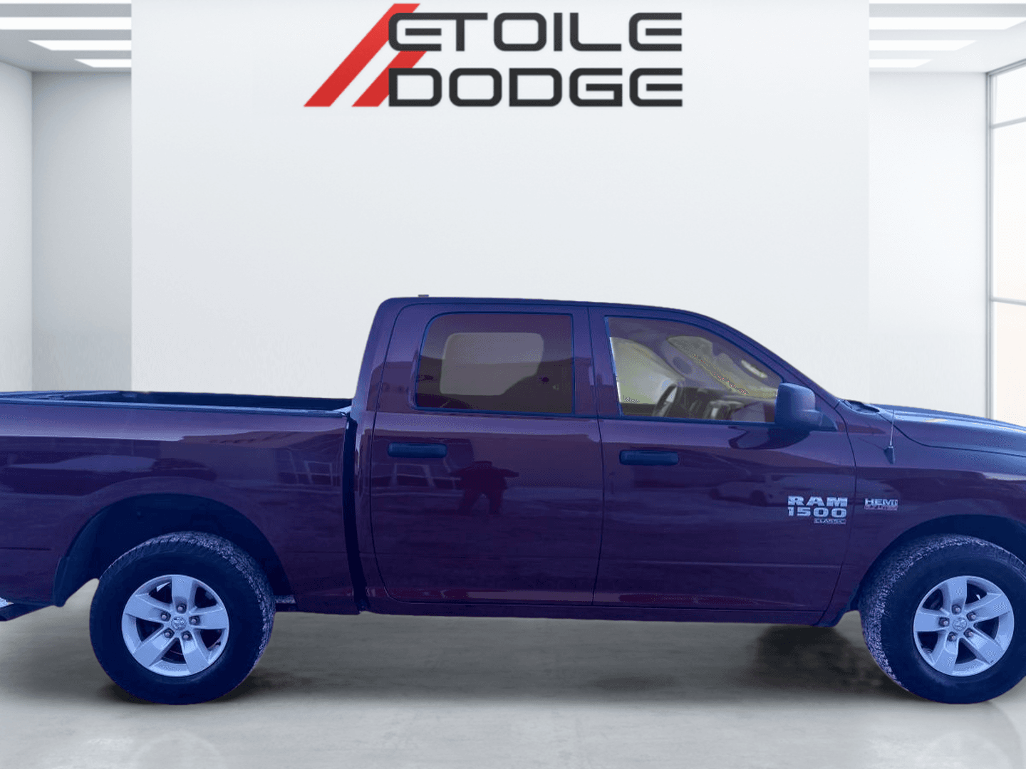 RAM 1500 Classic 2023 — photo 4