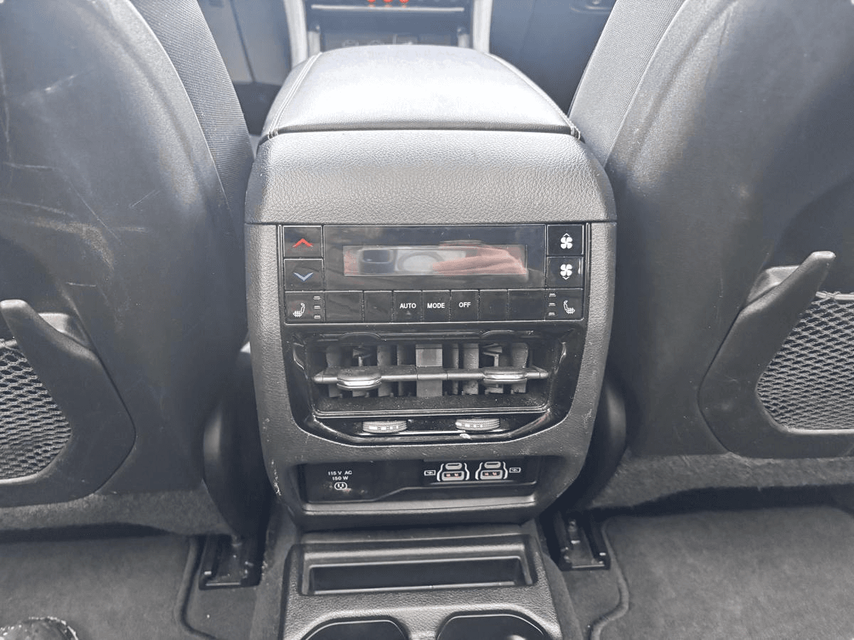 Jeep Grand Cherokee L 2024 — photo 13