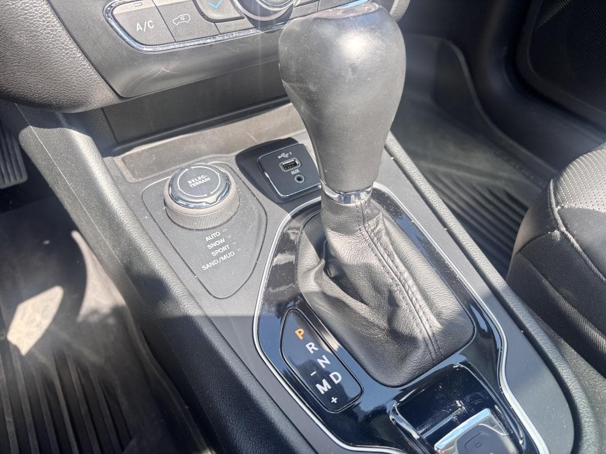 Jeep Cherokee 2023 — photo 14