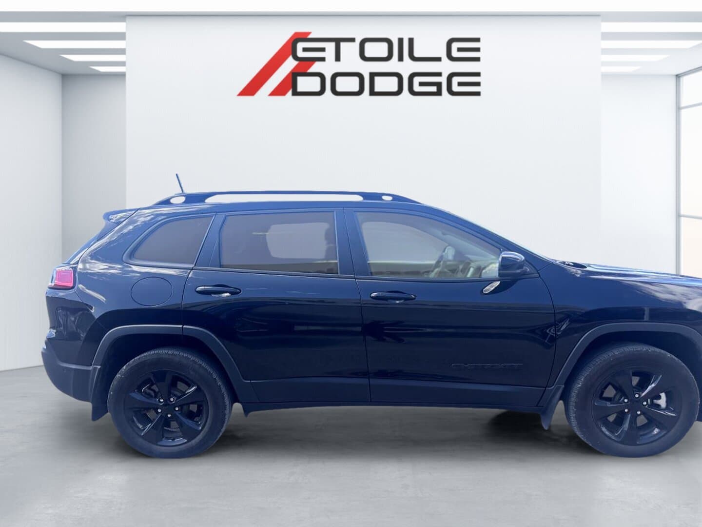 Jeep Cherokee 2023 — photo 2