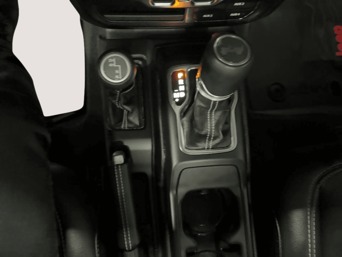 Jeep Wrangler 2023 — photo 14