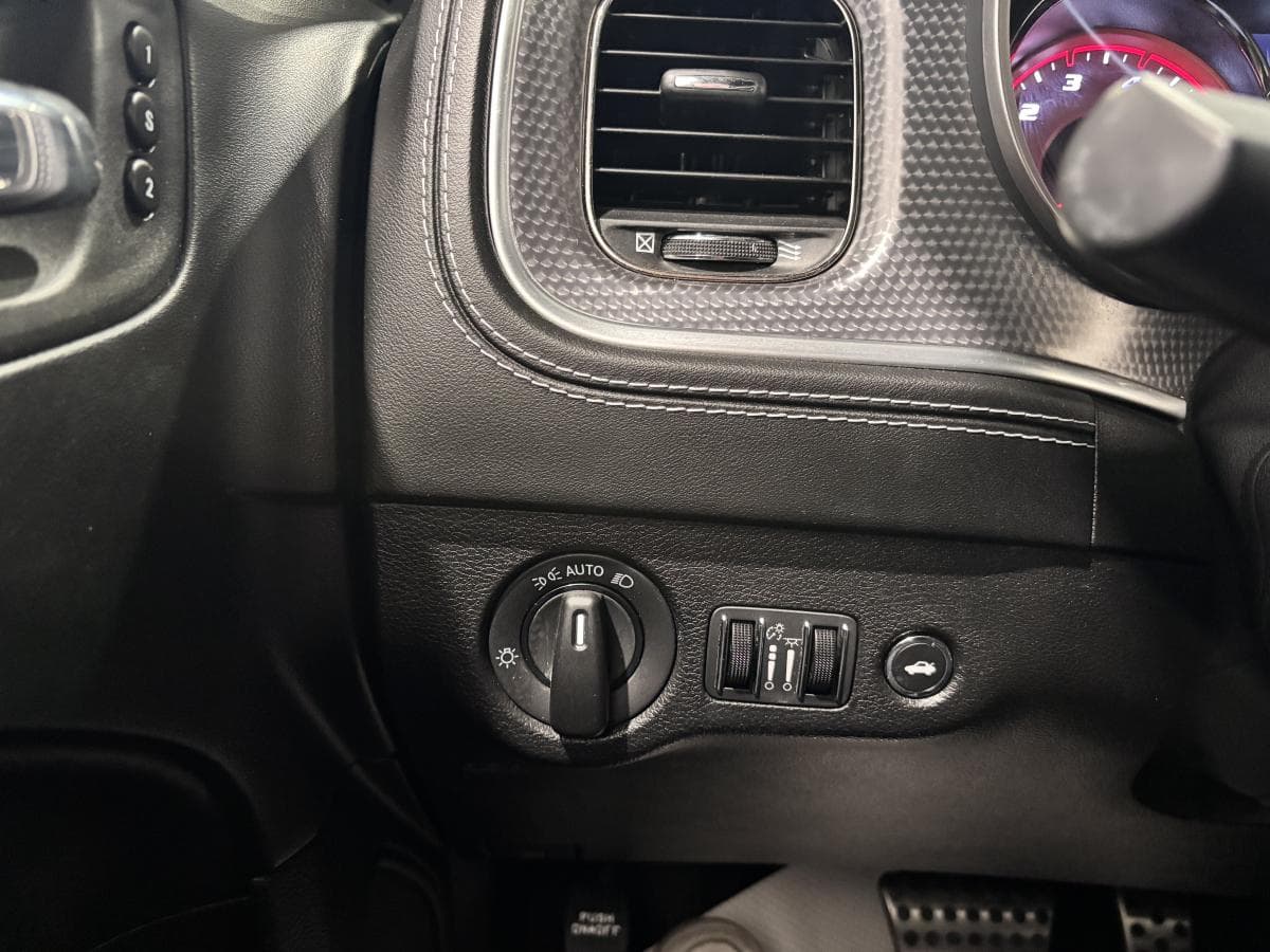 Dodge Charger 2022 — photo 17