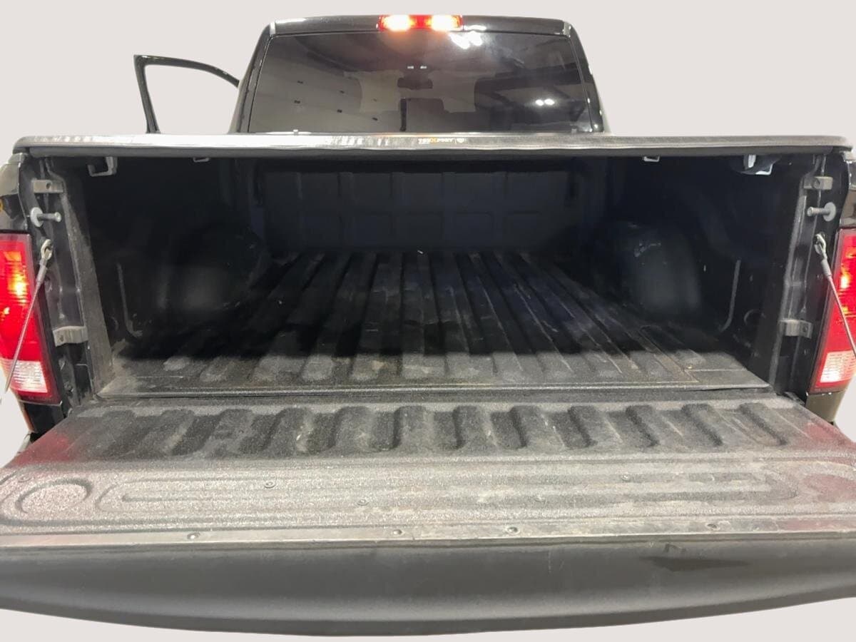 RAM 1500 Classic 2023 — photo 16