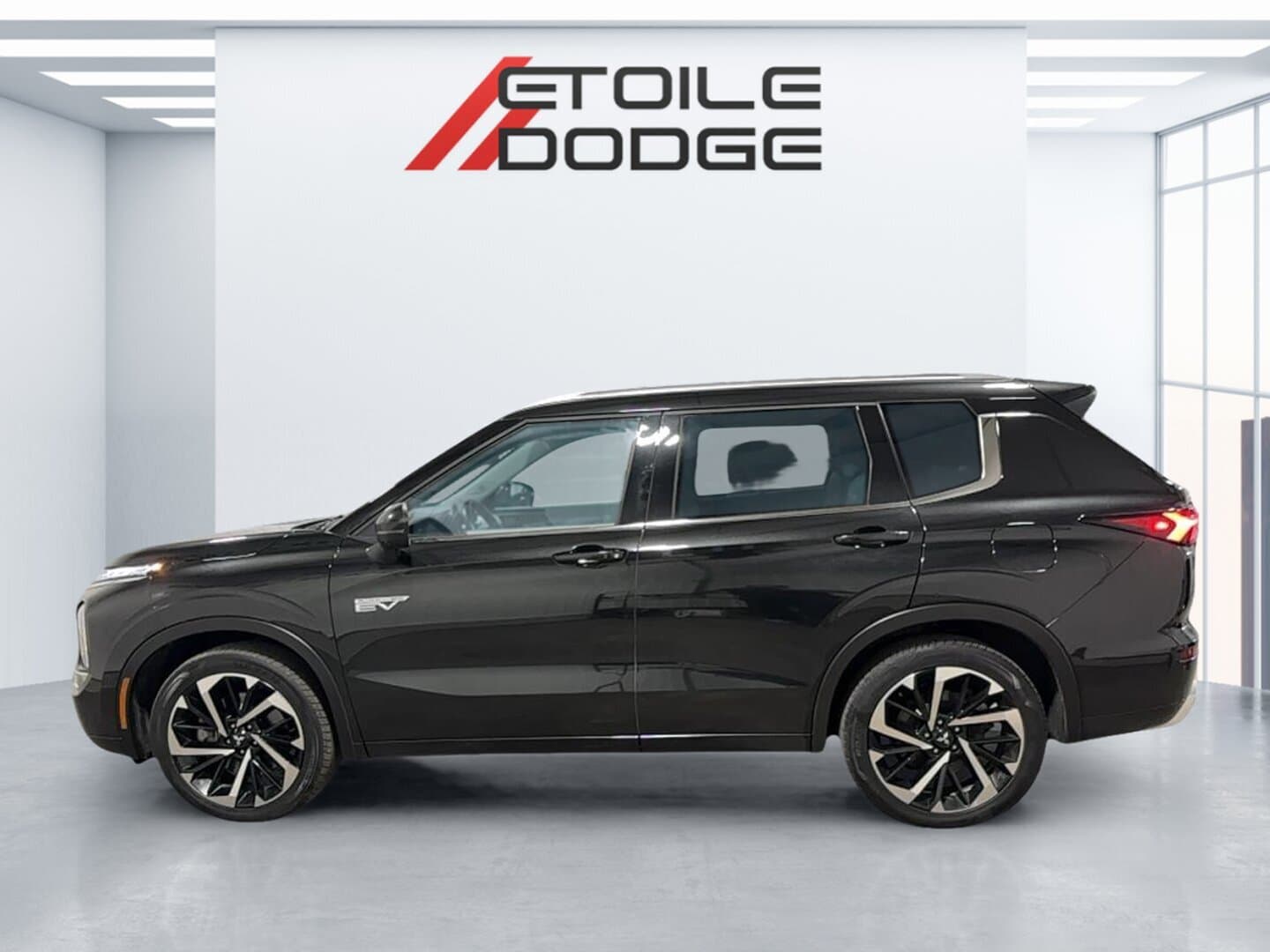 Mitsubishi Outlander PHEV 2023 — photo 6