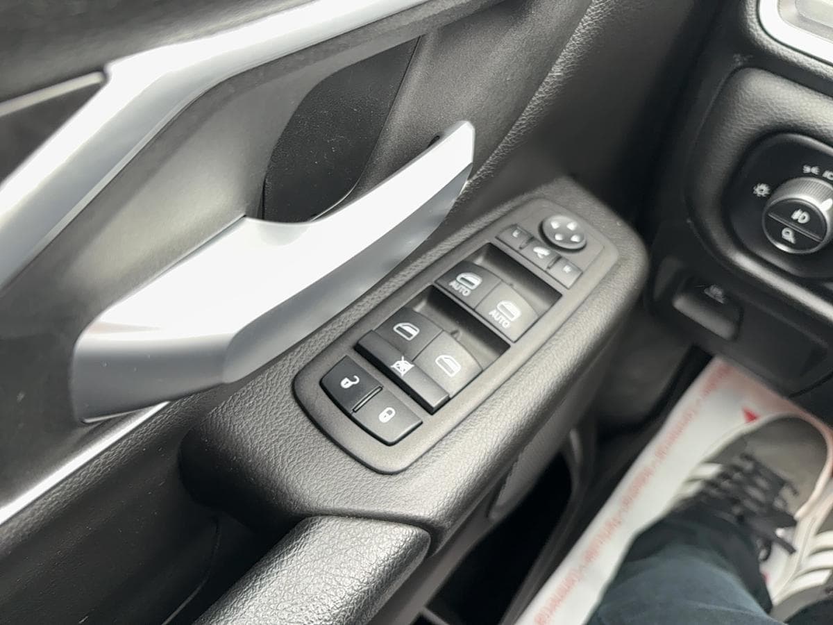 RAM 1500 2023 — photo 10