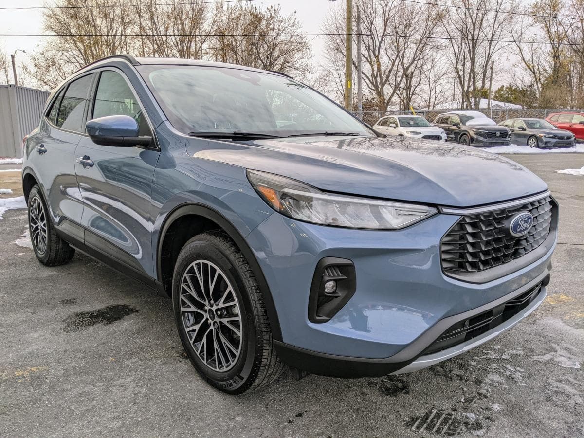 Ford Escape Plug-in Hybrid 2024 — photo 8